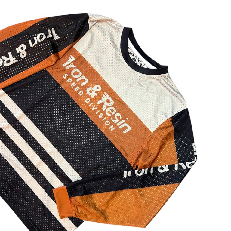 t-shirt ascot Iron and Resin Ride with Mortimer