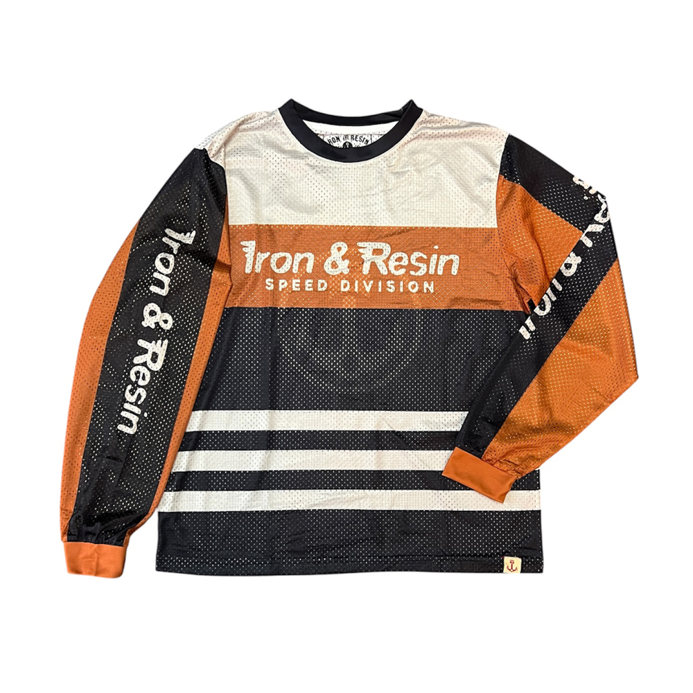 t-shirt ascot Iron and Resin Ride with Mortimer