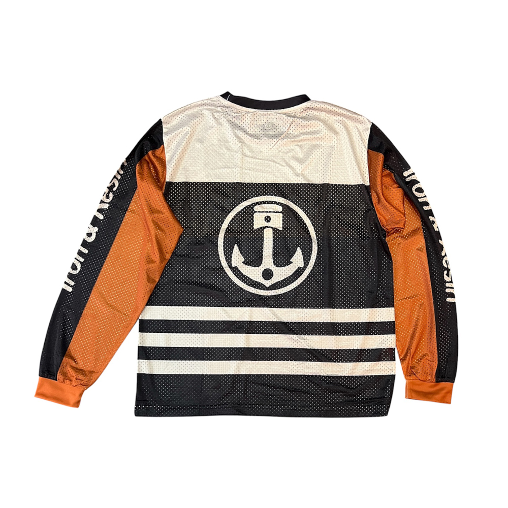 t-shirt ascot Iron and Resin Ride with Mortimer